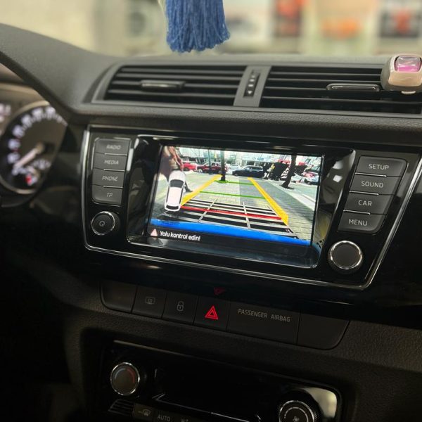 Skoda Fabia Geri Görüş Kamerası